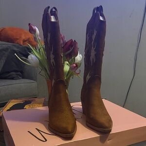 Wild pair for Macys Brown Western-Style Women's Boots